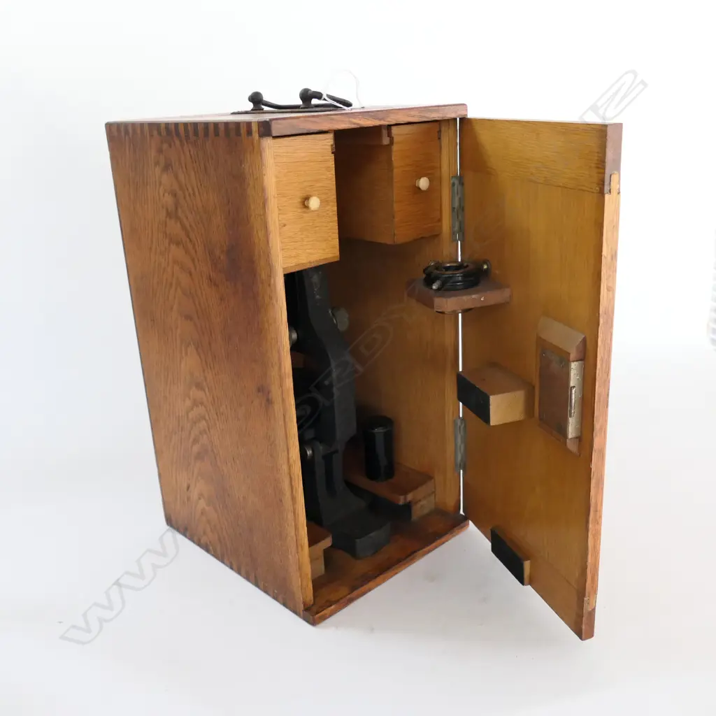 BRASS MICROSCOPE by Dr. F. A WOHLER, CASSEL, w CAST STEEL BASE & LIMB, IN OAK CASE. Image 1++